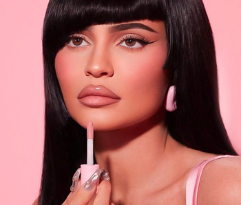 Celebrity nails Kylie Jenner wearing Kiara Sky Nails